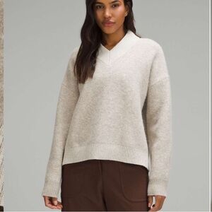 Lululemon Alpaca Wool-Blend V-Neck Sweater
Heathered White Opal Medium
